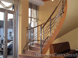 Радиусные перила от ПерилаГлавСнаб в частном доме Радиусные перила в частном коттедже