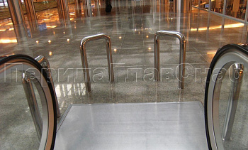 Защитный барьер эскалатора в Перми. Готовые проекты ПерилаГлавСнаб