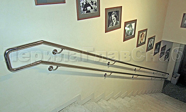 Двойной пристенный поручень из нержавейки купить в Перми