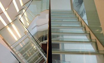 Стеклянные ступени и площадки для колодезной лестницы в Перми. Готовые проекты ПерилаГлавСнаб
