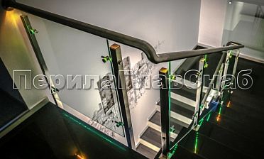 Ограждения со стеклом и подсветкой поручня купить в Перми