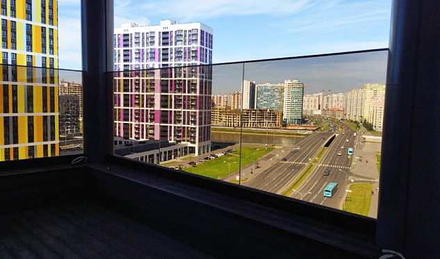  Бронзовое стекло на профиле на террасе в Перми. Готовые проекты ПерилаГлавСнаб