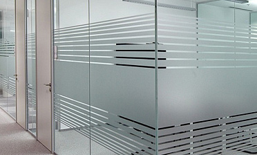 Стеклянные офисные перегородки с матовой пленкой купить в Перми