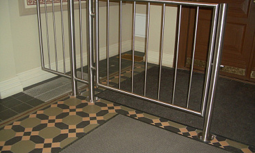 Ограждение лестниц для детей с вертикальным заполнением купить в Перми