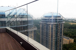 Цельностеклянные ограждения на несущем стекле в Перми. Готовые проекты ПерилаГлавСнаб - фото 17