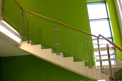 Стеклянные перила для колодезных лестниц в Перми. Готовые проекты ПерилаГлавСнаб - фото 12 Стеклянные перила для колодезных лестниц в Перми. Готовые проекты ПерилаГлавСнаб - фото 12