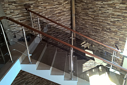 Ограждения из нержавейки со стеклом в Перми. Готовые проекты ПерилаГлавСнаб - фото 20 Ограждения из нержавейки со стеклом в Перми. Готовые проекты ПерилаГлавСнаб - фото 20