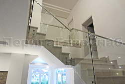 Стеклянные перила для колодезных лестниц в Перми. Готовые проекты ПерилаГлавСнаб - фото 7 Стеклянные перила для колодезных лестниц в Перми. Готовые проекты ПерилаГлавСнаб - фото 7