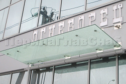 Стеклянные козырьки на вантах в Перми. Готовые проекты ПерилаГлавСнаб - фото 24