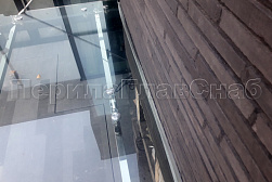 Стеклянные козырьки на спайдерах в Перми. Готовые проекты ПерилаГлавСнаб - фото 6