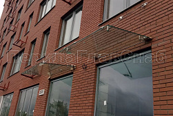 Стеклянные козырьки на вантах в Перми. Готовые проекты ПерилаГлавСнаб - фото 6