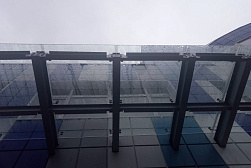 Стеклянные козырьки на спайдерах в Перми. Готовые проекты ПерилаГлавСнаб - фото 10