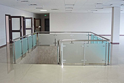 Ограждения из нержавейки со стеклом в Перми. Готовые проекты ПерилаГлавСнаб - фото 10