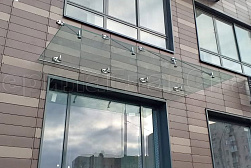 Стеклянные козырьки на вантах в Перми. Готовые проекты ПерилаГлавСнаб - фото 1