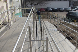 Поручни для инвалидов из нержавеющей стали в Перми. Готовые проекты ПерилаГлавСнаб - фото 5