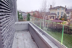 Стеклянные перила для балконов в Перми. Готовые проекты ПерилаГлавСнаб - фото 21