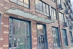 Стеклянные козырьки на вантах в Перми. Готовые проекты ПерилаГлавСнаб - фото 2