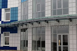 Стеклянные козырьки на спайдерах в Перми. Готовые проекты ПерилаГлавСнаб - фото 11