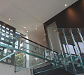 Стеклянные полы на площадке маршевой лестницы в Перми. Готовые проекты ПерилаГлавСнаб - фото 1